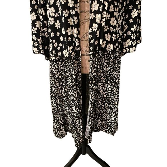 Maurices‎ Floral Kimono - Picture 2 of 7
